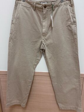 American Eagle Outfitters NWT  Men's Khaki Chinos size 33/30